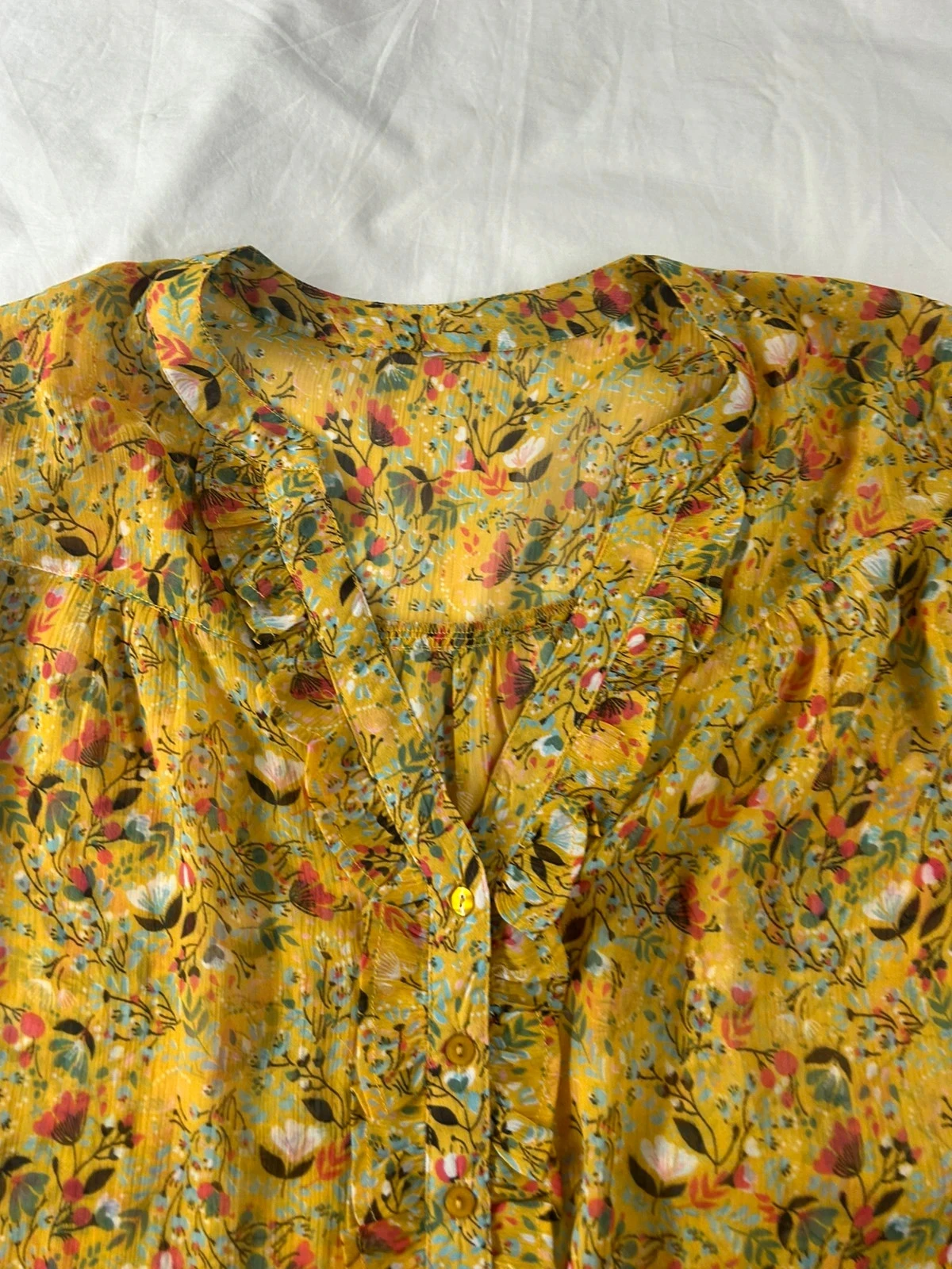 Gele mosterd blouse met lange mouwen en vintage patroon met transparant effect en kant – photo 7